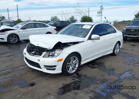 2014 Mercedes-Benz C 300 Sport 4Matic from USA, damaged, VIN WDDGF8AB8EG203881